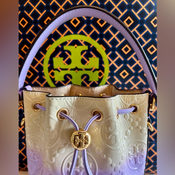 Tory Burch T Monogram Drip-Dye Bucket bag with removable crossbody strap - Picture 5 of 9
